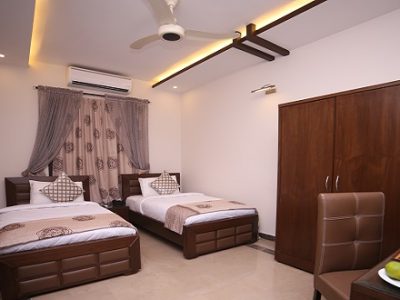 BUSINESS ROOM – Twin Beds